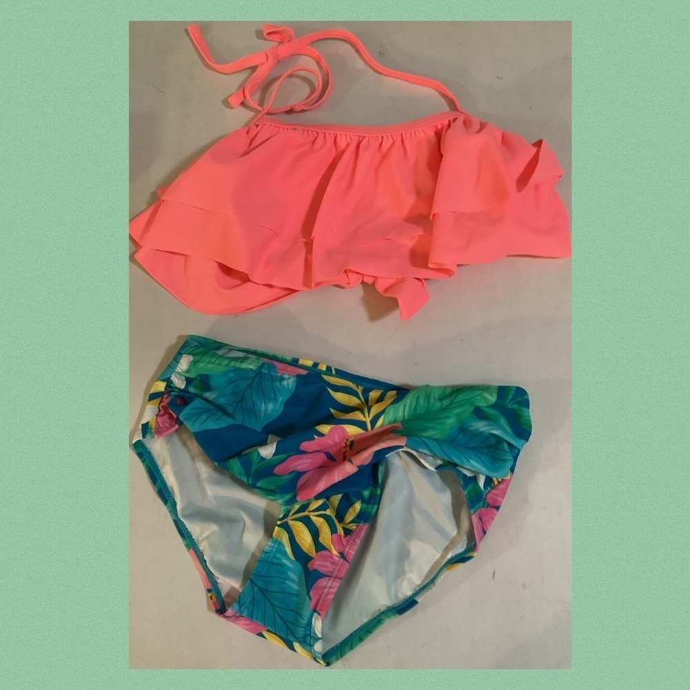 Little girls two piece swimsuit. 10